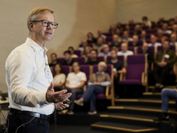 Init Danmark-CEO Henrik Jensen glæder sig over, at koncernen i 2025 har nået sin første milliard i omsætning.
