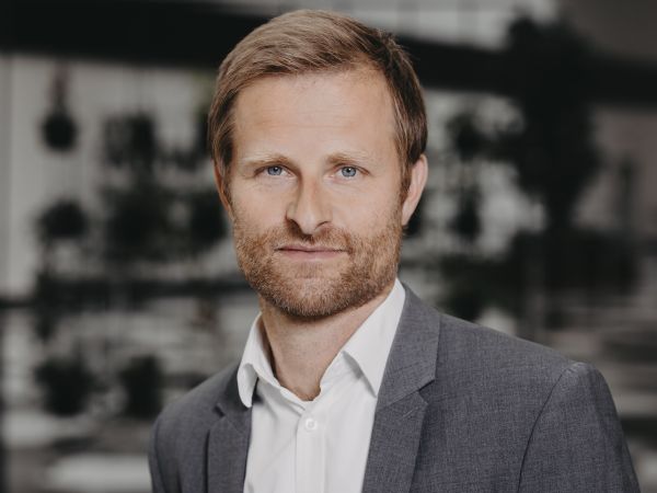 Fredag kom det længe ventede lovforslag til at indføre NIS2, i dansk lovgivning, men fristerne for at efterleve reglerne er ubarmhjertigt korte, mener teamleder for digitaliseringspolitik Bo Wiberg, DI.