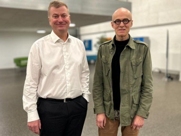 Direktør Hans Chr. Jeppesen fra EUC Nordvest og rektor Erik Dose Hvid fra Thy-Mors HF & VUC glæder sig over bevillingen fra Børne- & Undervisningsministeriets udlodningsmidler