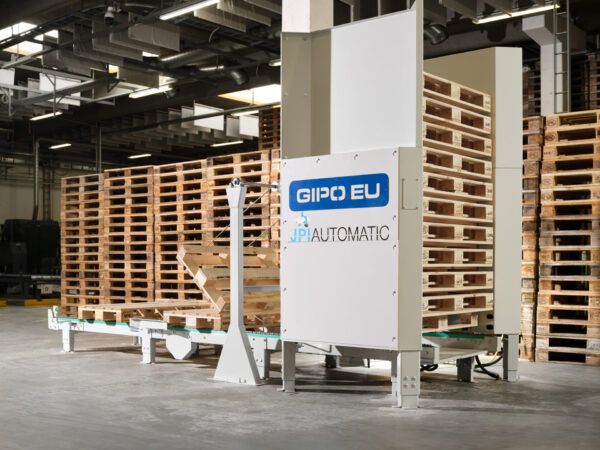 JPI Automatics aktuelle bud på automatisk pallestabling; OPTIMUM 300 Light.