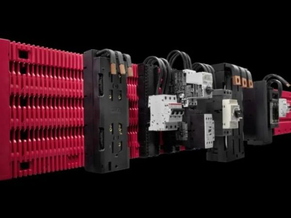 Samling af styretavler uden forsinkelser er muligt med Rittals RiLineX.